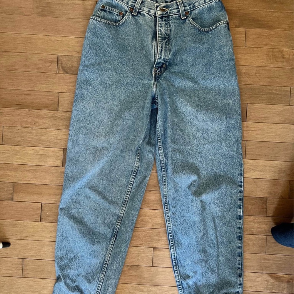 Stylish Women's Straight Leg Jeans in Blue